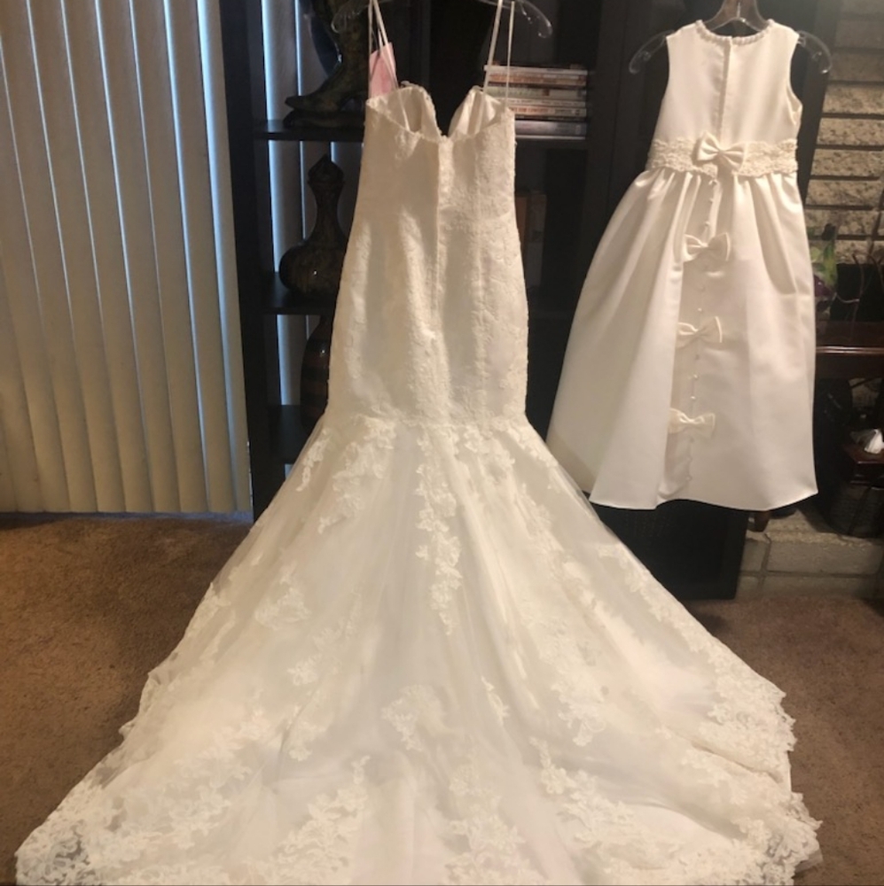 Ivory wedding dress